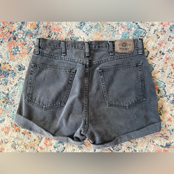 Vintage Wrangler Black Denim Shorts - Picture 2 of 3